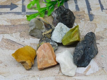 MIXED ROUGH ROCK ROCK STONE LAPIDARY SPECIMEN