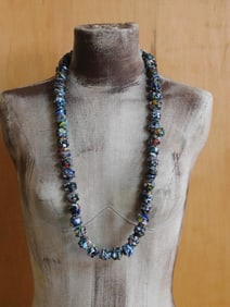 BLACK CANDY BLASS BEADS NECKLACE ROCK STONE LAPIDARY SPECIMEN