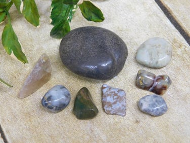 MIXED LOT ROCK STONE LAPIDARY SPECIMEN