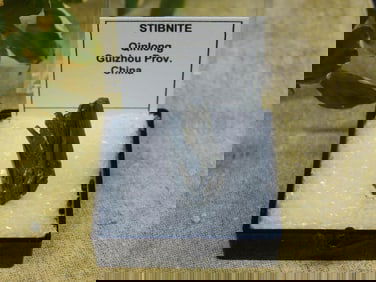 STIBNITE ROCK STONE LAPIDARY SPECIMEN