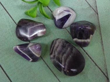 CHEVRON AMETHYST ROCK STONE LAPIDARY SPECIMEN