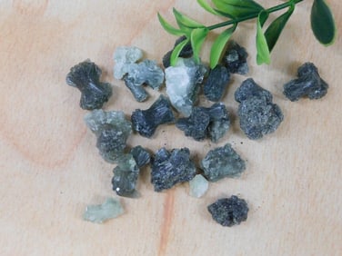 PREHNITE ROCK STONE LAPIDARY SPECIMEN