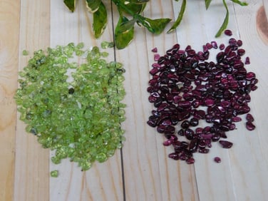 GARNET AND PERIDOT ROCK STONE LAPIDARY SPECIMEN