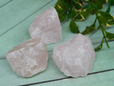ROSE QUARTZ ROCK STONE LAPIDARY SPECIMEN