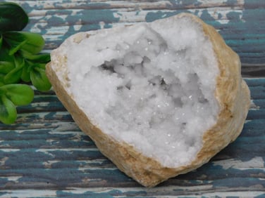 GEODE ROCK STONE LAPIDARY SPECIMEN