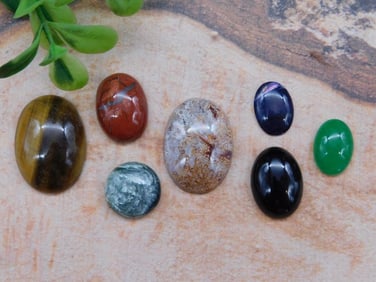 CABOCHONS ROCK STONE LAPIDARY SPECIMEN