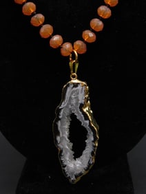 GEODE SLICE PENDANT ON SPARKLE BEAD NECKLACE
