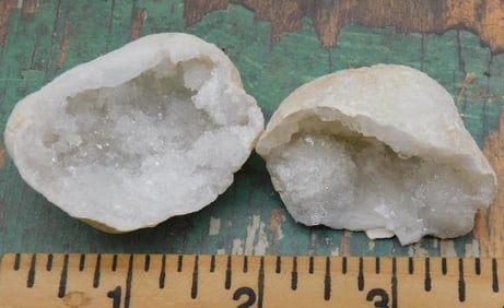 GEODE ROCK STONE LAPIDARY SPECIMEN