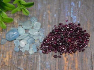 AQUAMARINE AND GARNET ROCK STONE LAPIDARY SPECIMEN