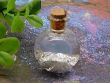 SILVER FLAKES IN BOTTLE ROCK STONE LAPIDARY SPECIMEN