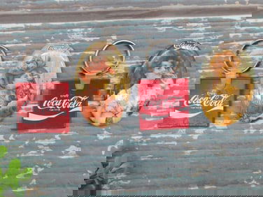 COCA-COLA ADVERTISING POCKET MIRRORS AND KEY CHAINS