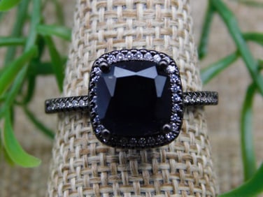 RING ROCK STONE LAPIDARY SPECIMEN