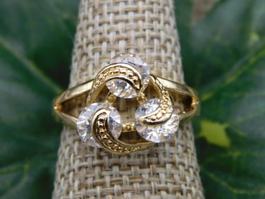 RING ROCK STONE LAPIDARY SPECIMEN