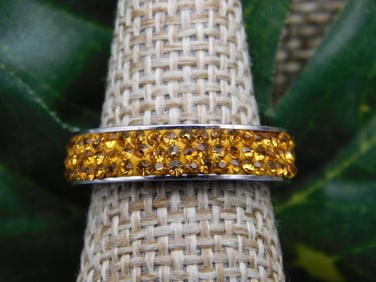 RING ROCK STONE LAPIDARY SPECIMEN