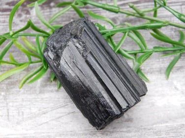 TOURMALINE ROCK STONE LAPIDARY SPECIMEN