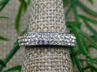 RING ROCK STONE LAPIDARY SPECIMEN