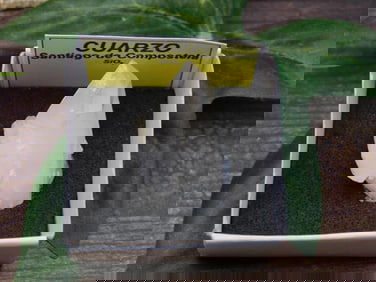 QUARTZ ROCK STONE LAPIDARY SPECIMEN