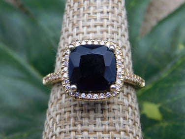 RING ROCK STONE LAPIDARY SPECIMEN