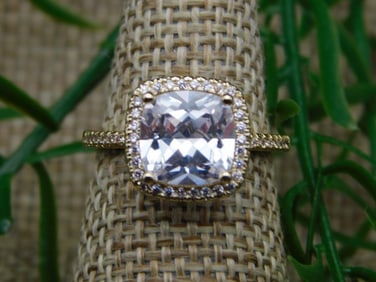 RING ROCK STONE LAPIDARY SPECIMEN