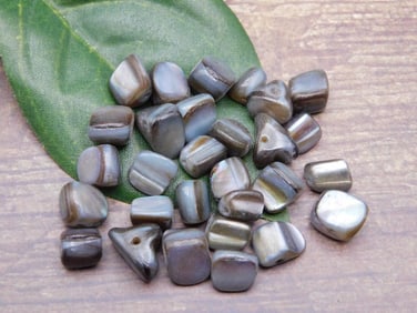 BEADS ROCK STONE LAPIDARY SPECIMEN