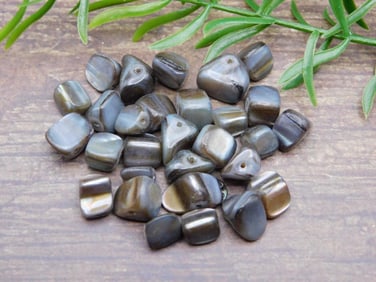 BEADS ROCK STONE LAPIDARY SPECIMEN