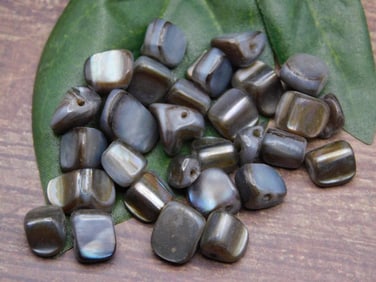 BEADS ROCK STONE LAPIDARY SPECIMEN