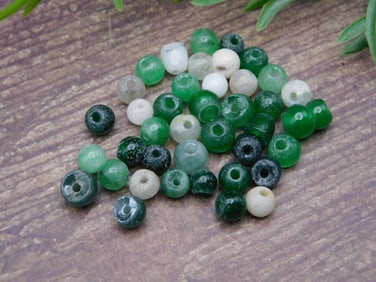 BEADS ROCK STONE LAPIDARY SPECIMEN