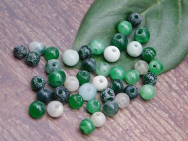 BEADS ROCK STONE LAPIDARY SPECIMEN