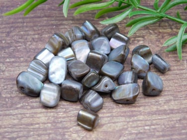 BEADS ROCK STONE LAPIDARY SPECIMEN