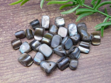 BEADS ROCK STONE LAPIDARY SPECIMEN