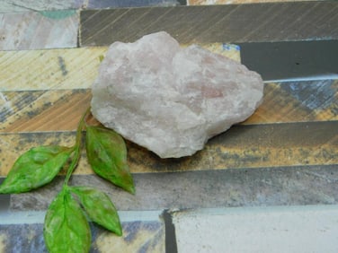 ROSE QUARTZ ROCK STONE LAPIDARY SPECIMEN