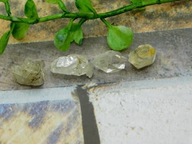 HERKIMER DIAMOND ROCK STONE LAPIDARY SPECIMEN