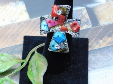 RING ROCK STONE LAPIDARY SPECIMEN