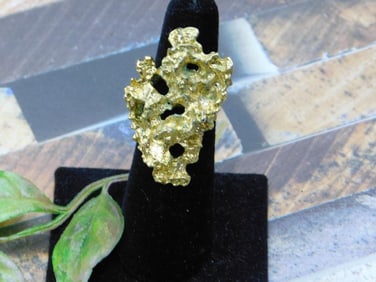 RING ROCK STONE LAPIDARY SPECIMEN