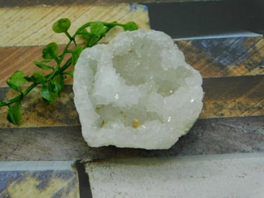 GEODE ROCK STONE LAPIDARY SPECIMEN