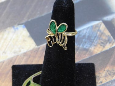 RING ROCK STONE LAPIDARY SPECIMEN