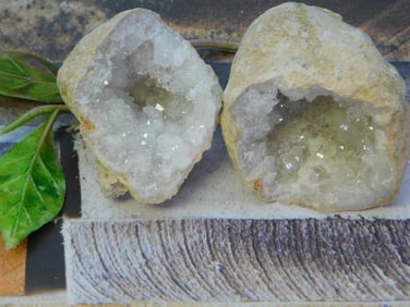 GEODE ROCK STONE LAPIDARY SPECIMEN