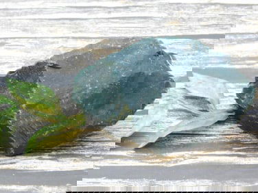 BLOODSTONE ROCK STONE LAPIDARY SPECIMEN