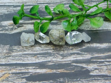 HERKIMER DIAMOND ROCK STONE LAPIDARY SPECIMEN