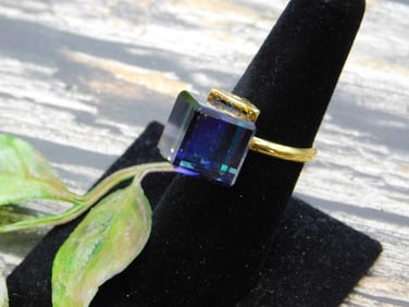 RING ROCK STONE LAPIDARY SPECIMEN