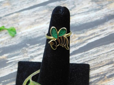 RING ROCK STONE LAPIDARY SPECIMEN