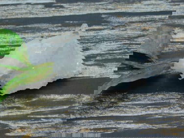 QUARTZ ROCK STONE LAPIDARY SPECIMEN