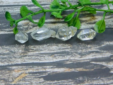 HERKIMER DIAMOND ROCK STONE LAPIDARY SPECIMEN