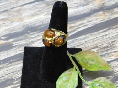 RING ROCK STONE LAPIDARY SPECIMEN