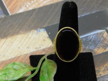 RING ROCK STONE LAPIDARY SPECIMEN