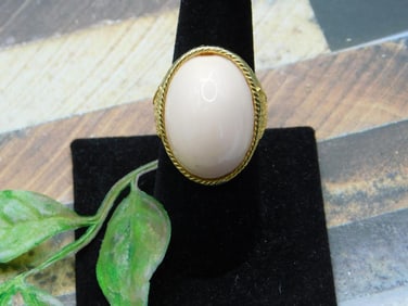 RING ROCK STONE LAPIDARY SPECIMEN