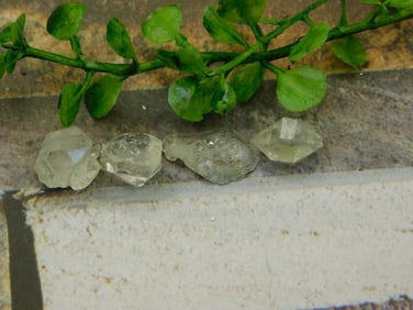 HERKIMER DIAMOND ROCK STONE LAPIDARY SPECIMEN