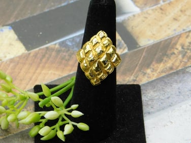 RING ROCK STONE LAPIDARY SPECIMEN