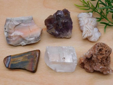 MARA MUMBA MIXED STONE LOT ROCK STONE LAPIDARY SPECIMEN