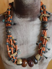 AFRICAN TRADE BEADS ROCK STONE LAPIDARY SPECIMEN